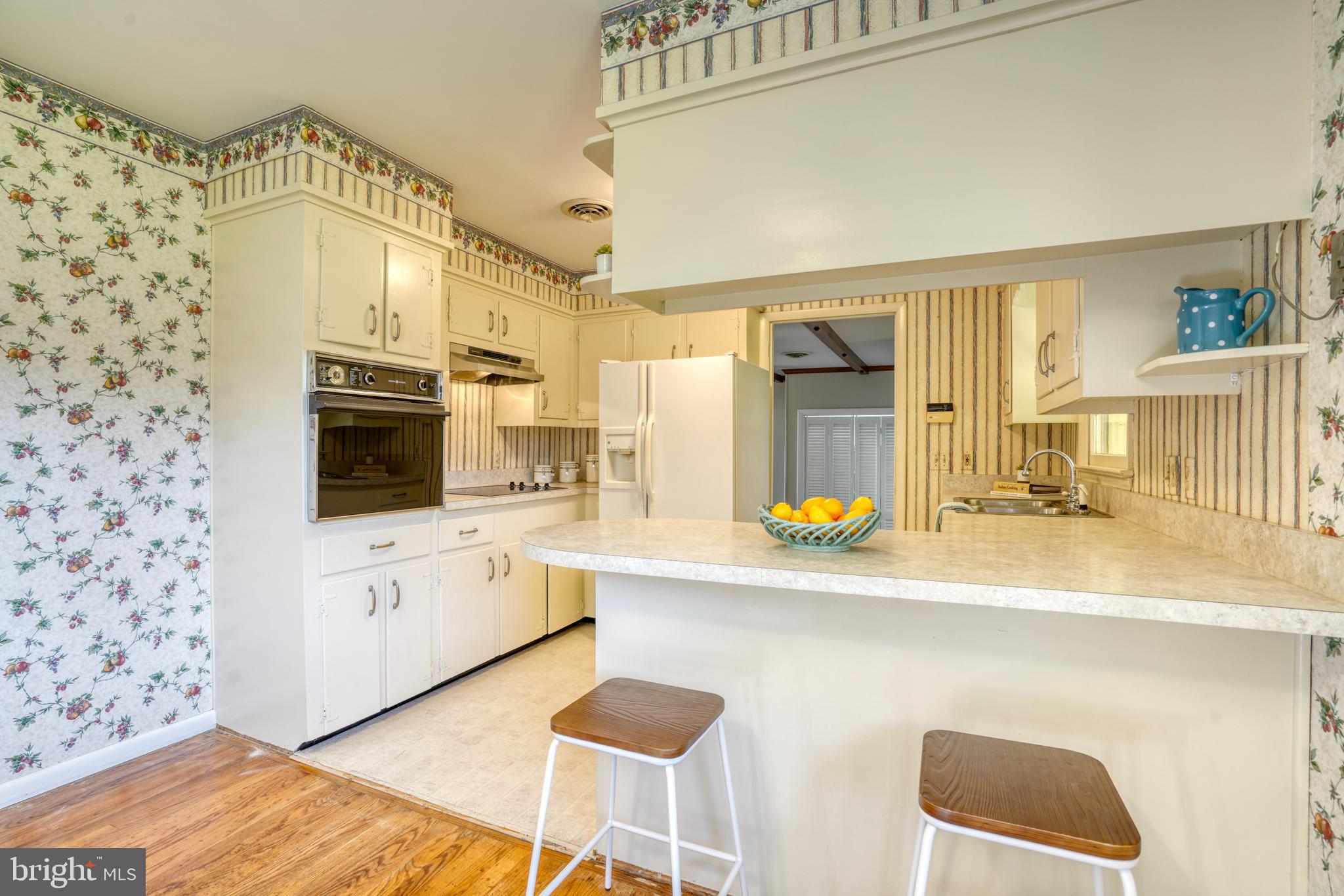 4 Nanticoke Road Cambridge, MD 21613 - Photo 22 of 57 Breakfast bar