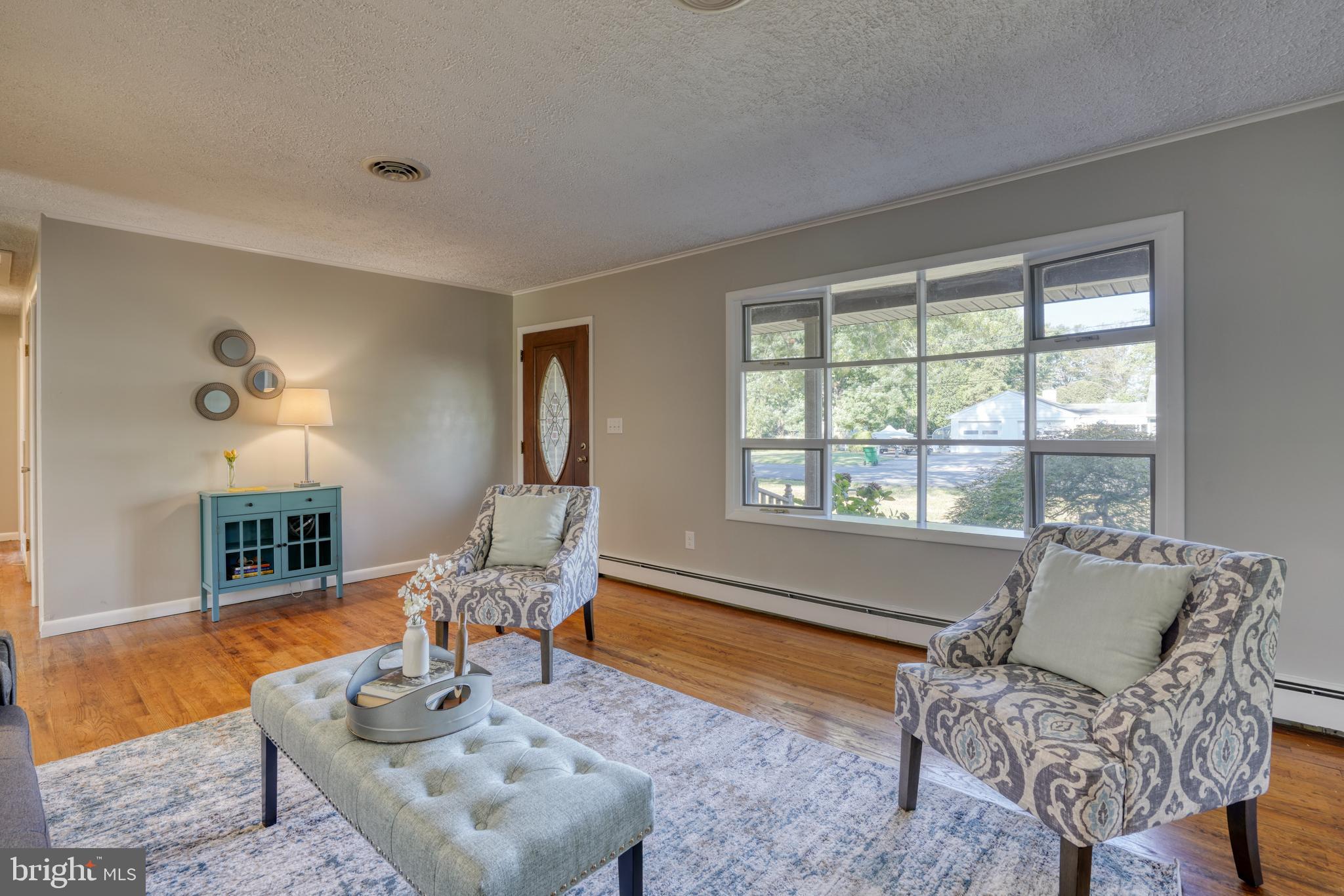 4 Nanticoke Road Cambridge, MD 21613 - Photo 8 of 57 Living room