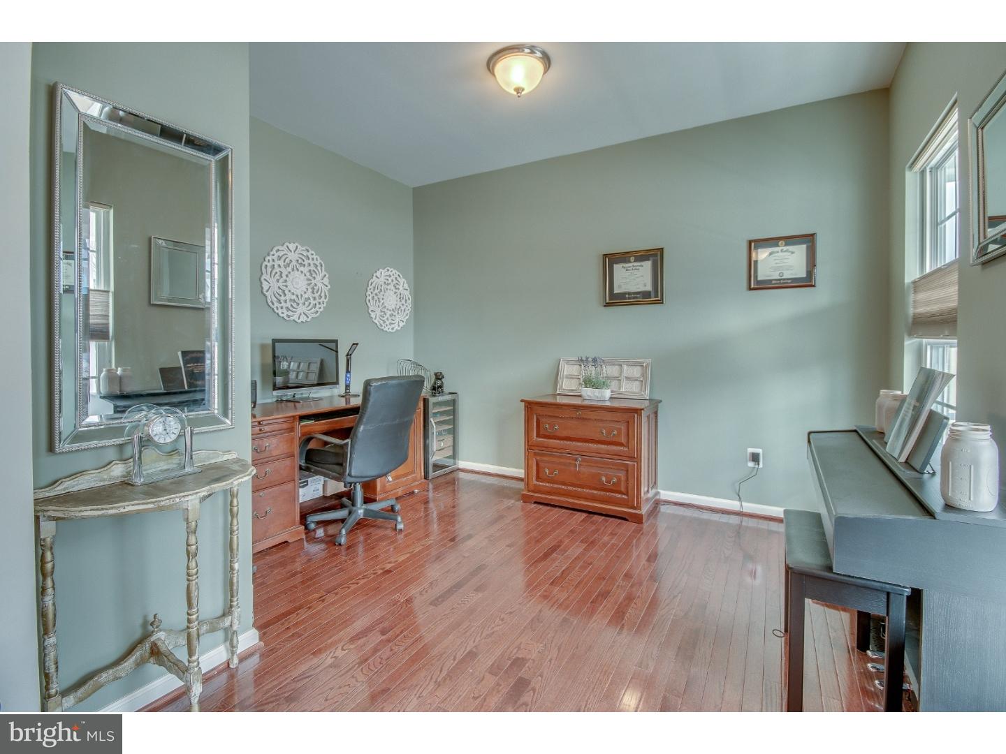 304 Cochrane Road Perkasie, PA 18944 - Photo 5 of 25 Living Room
