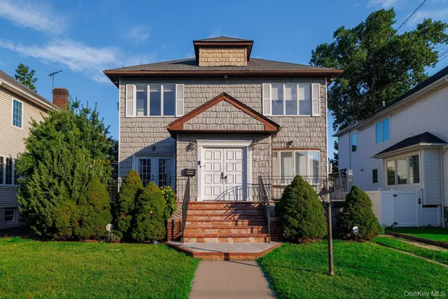 $1,298,000 | 888 Cambridge Road, Woodmere, NY 11598