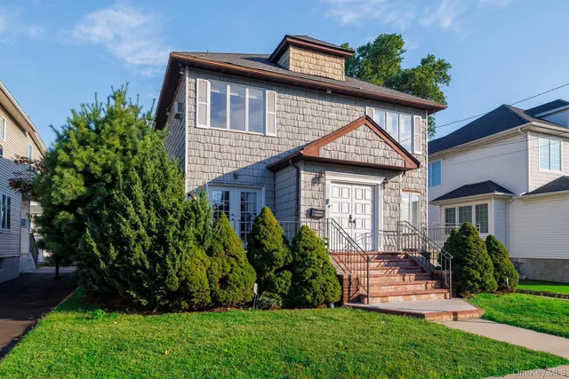 $1,298,000 | 888 Cambridge Road, Woodmere, NY 11598