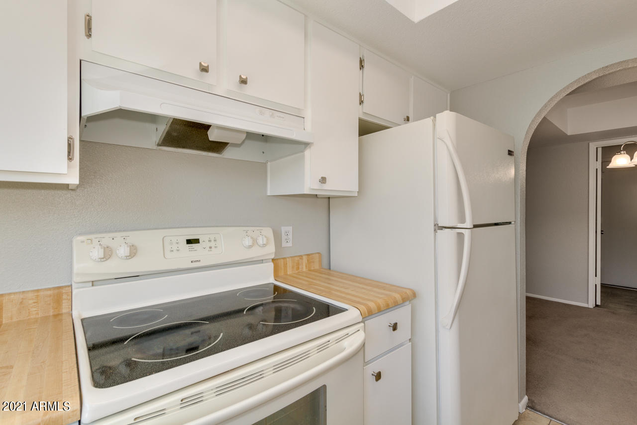 813 West Rice Drive Tempe, AZ 85283 - Photo 3 of 30 14-rice