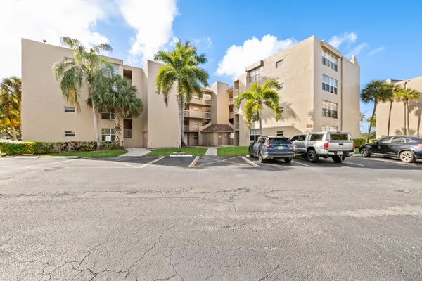 $199,000 | 9480 Tangerine Place, Unit 102, Davie, FL 33324