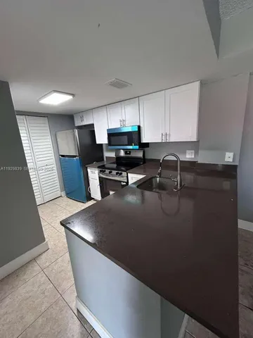 $2,000 | 10757 Cleary Boulevard, Unit 206, Plantation, FL 33324