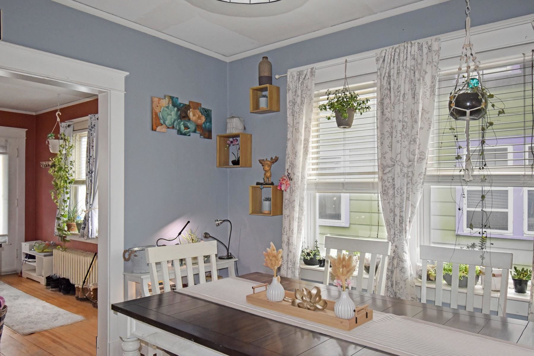 107 Grove Street Rutland, VT 05701 - Photo 3 of 18