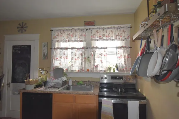 $325,000 | 107 Grove Street, Rutland, VT 05701