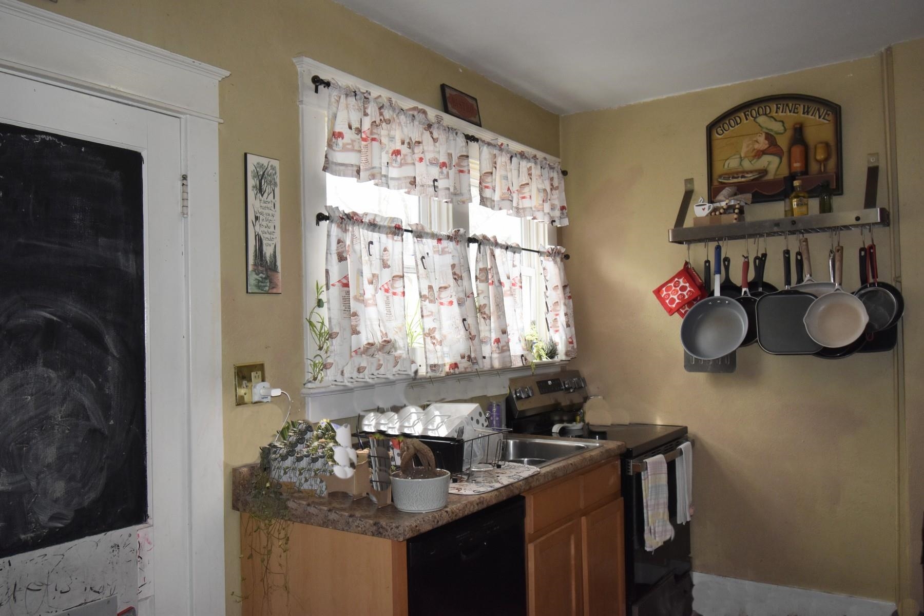 107 Grove Street Rutland, VT 05701 - Photo 7 of 18