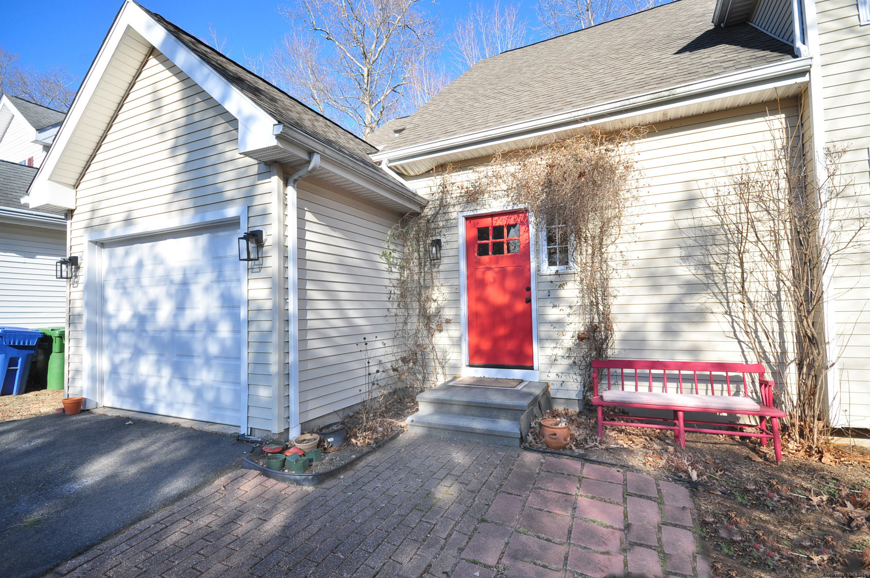 24 Old Line Lane, Unit 24 Canton, CT 06019 - Photo 1 of 1 Exterior front