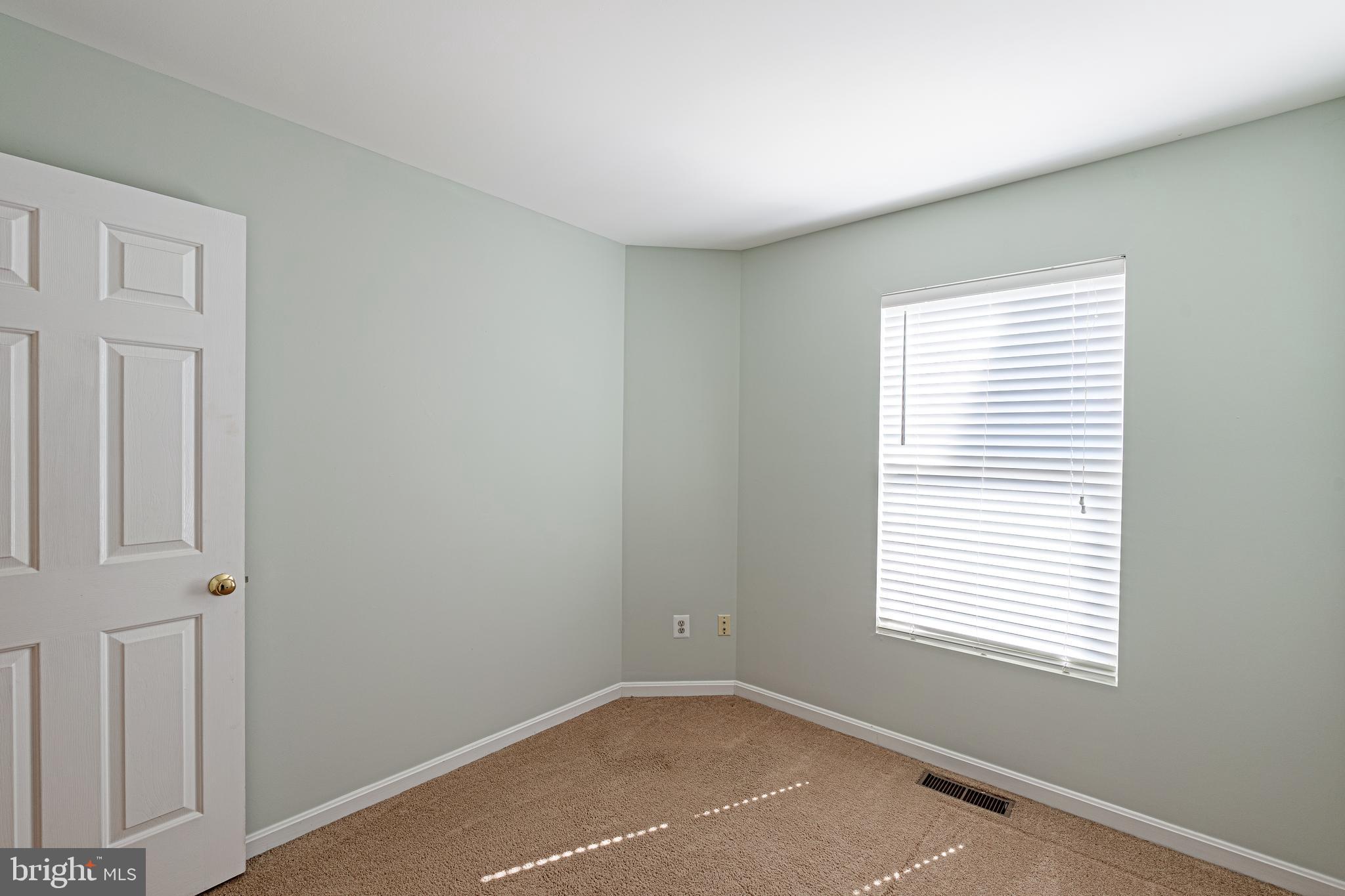 12081 Edgemere Circle Reston, VA 20190 - Photo 24 of 35 Gallery Image 24