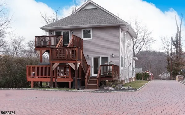 $3,885 | 22 Personette Street, Unit 1, Cedar Grove, NJ 07009