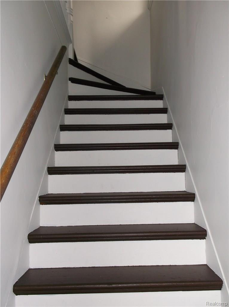 7211 East Deckerville Road Deford, MI 48729 - Photo 20 of 28 Stairway.JPG