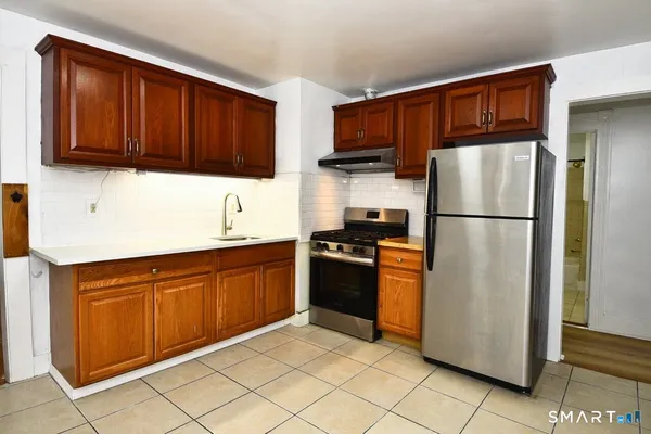 $2,400 | 2455 North Avenue, Bridgeport, CT 06604