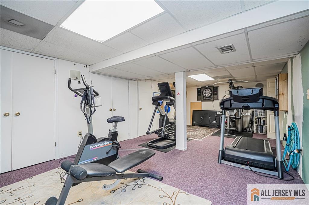 27 Woodmere Road North Brunswick, NJ 08902 - Photo 24 of 39 Gallery Image 24