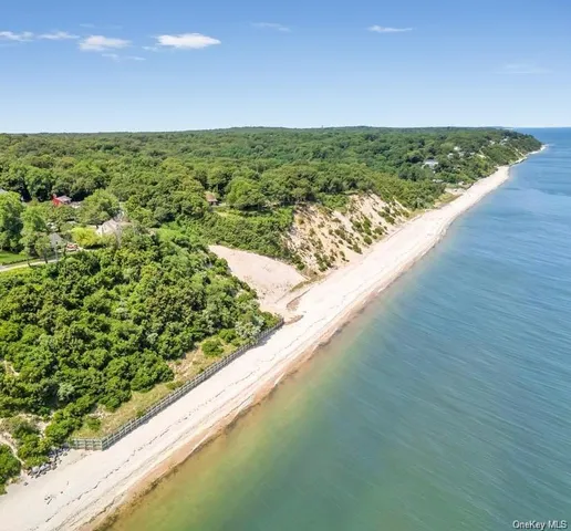 $750,000 | 120 Soundview Drive, Rocky Point, NY 11778