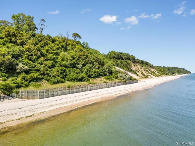 $750,000 | 120 Soundview Drive, Rocky Point, NY 11778