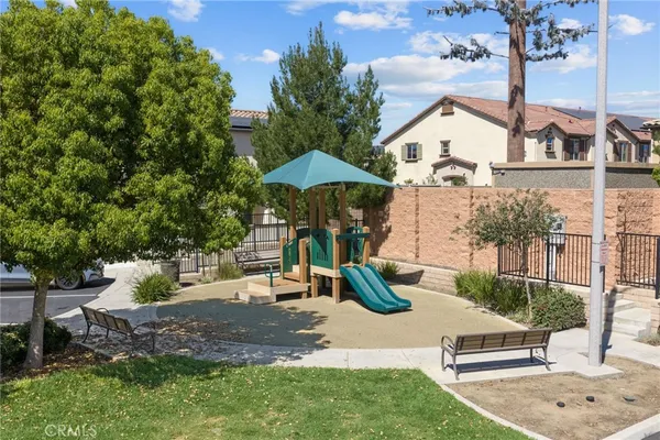 $495,000 | 24131 Tuscany Avenue, Unit 1305, Murrieta, CA 92562