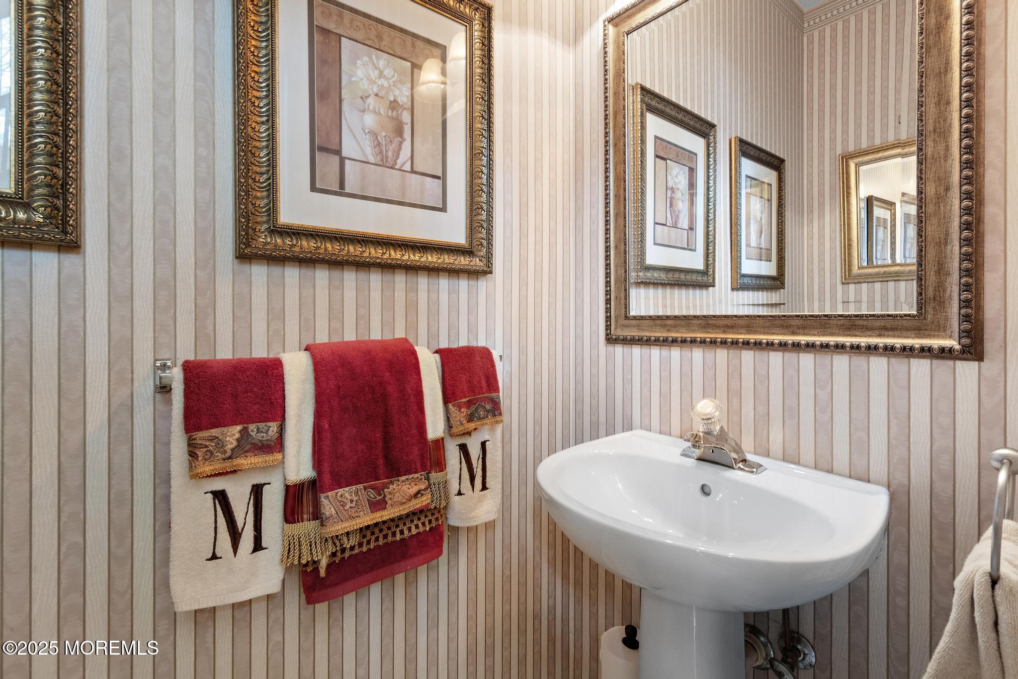 2420 Robin Way Manasquan, NJ 08736 - Photo 33 of 57 1st Floor Powder Room