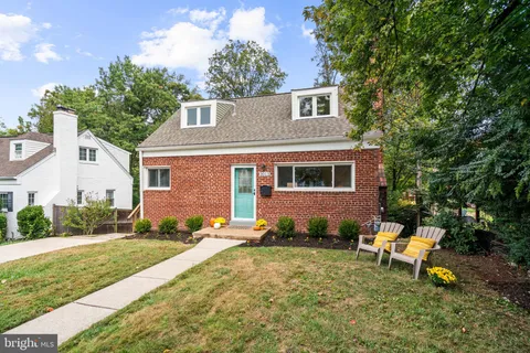 $725,000 | 3013 Ferndale Street, Kensington, MD 20895