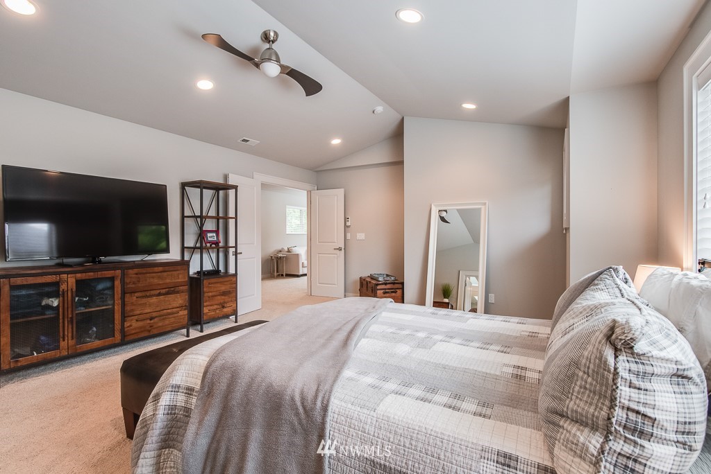 3521 Northeast 7th Street Renton, WA 98056 - Photo 14 of 25