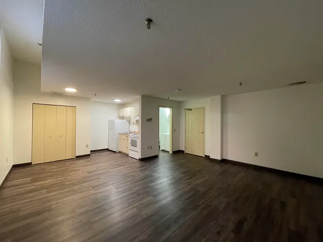 $1,602 | 30 Hanover Street, Unit 207, Manchester, NH 03101