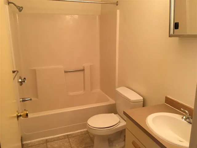 $1,602 | 30 Hanover Street, Unit 207, Manchester, NH 03101