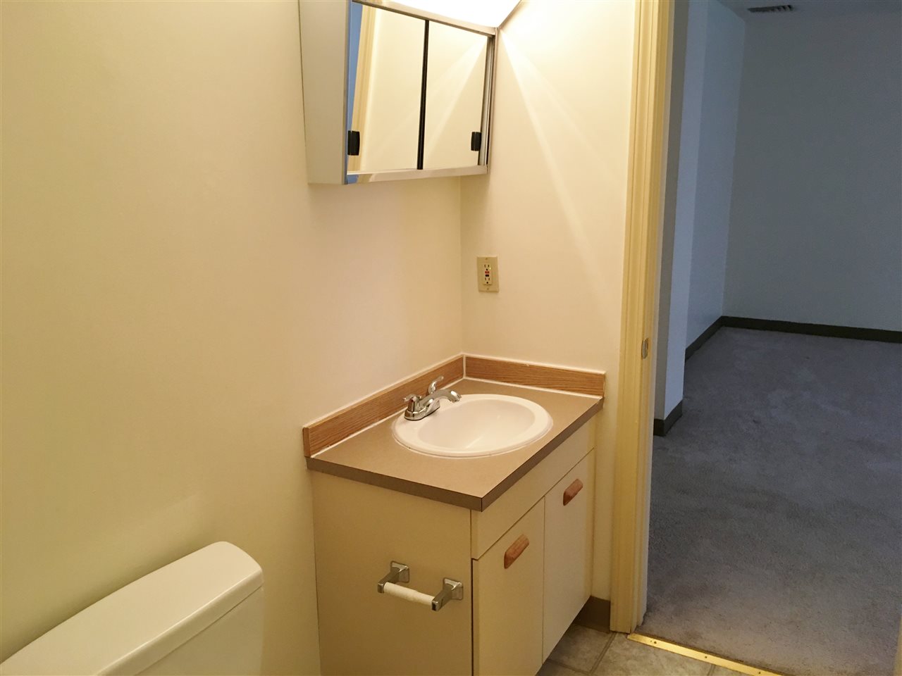 30 Hanover Street, Unit 207 Manchester, NH 03101 - Photo 27 of 39