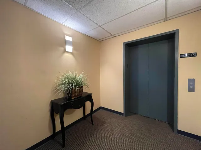 $1,602 | 30 Hanover Street, Unit 207, Manchester, NH 03101