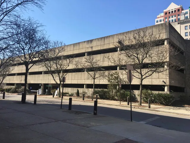 $1,602 | 30 Hanover Street, Unit 207, Manchester, NH 03101