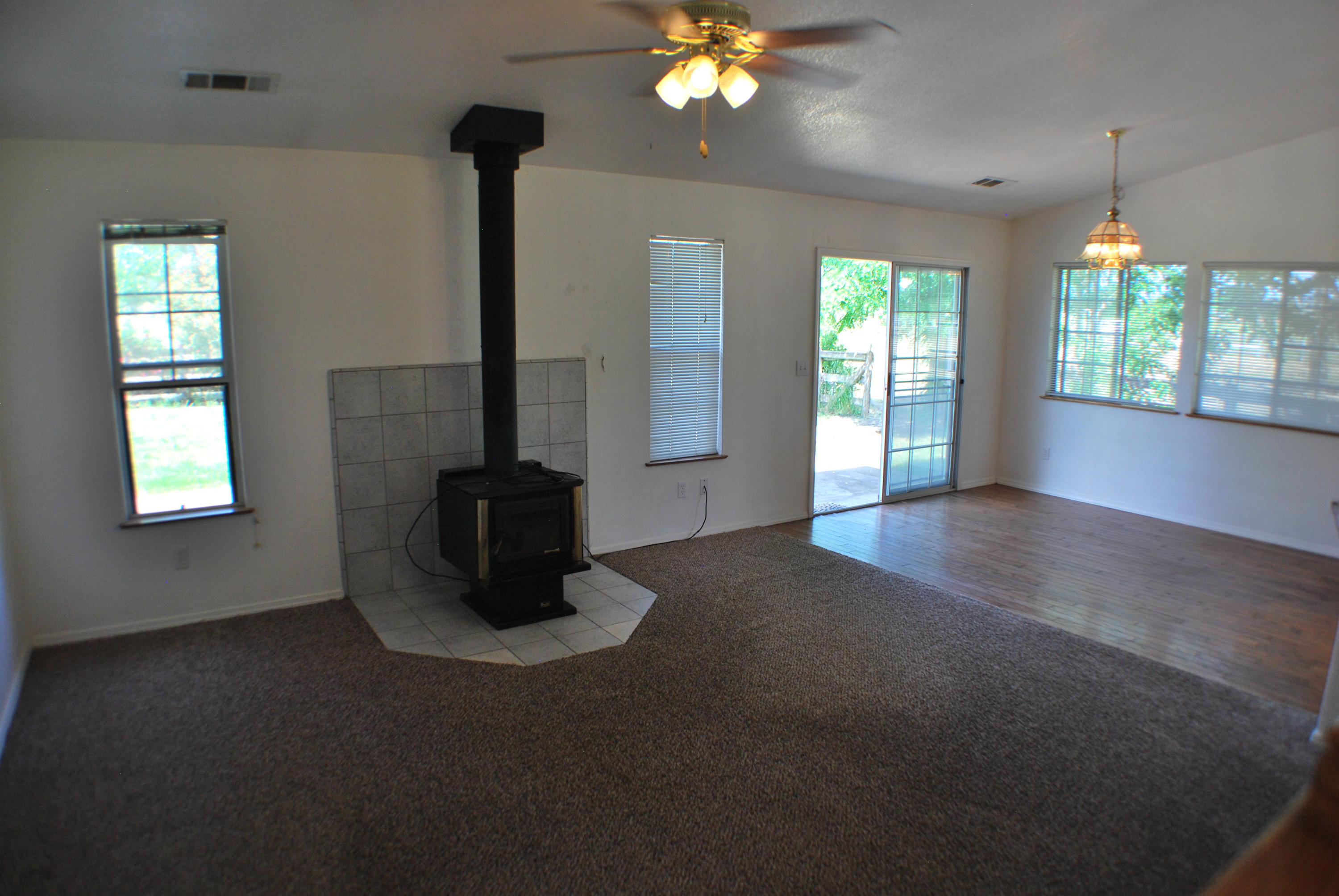 21998 Robledo Road Palo Cedro, CA 96073 - Photo 8 of 22 Living room