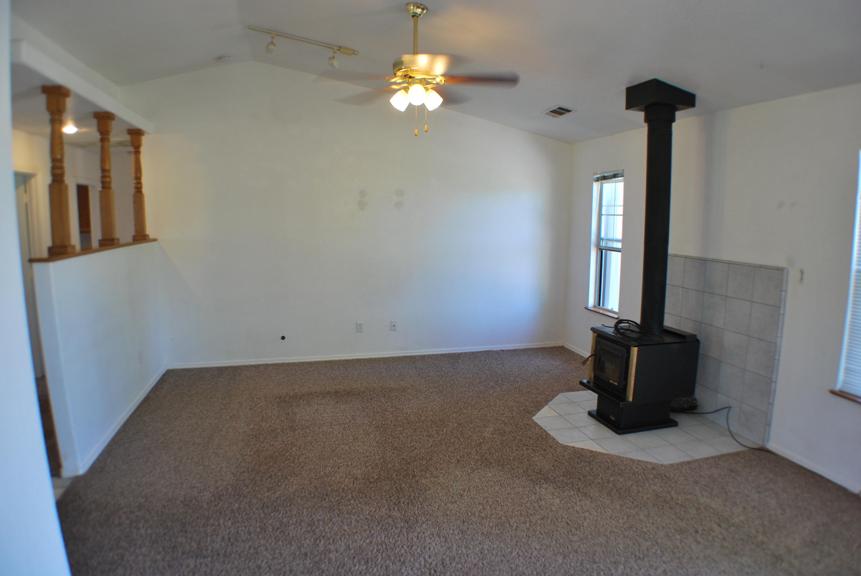 21998 Robledo Road Palo Cedro, CA 96073 - Photo 9 of 22 Living room