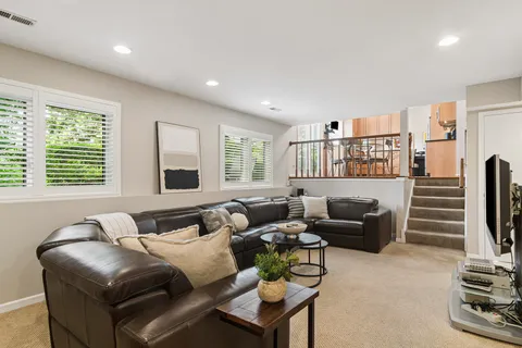 $599,000 | 631 Thompson Boulevard, Buffalo Grove, IL 60089