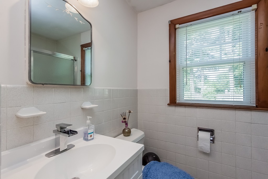 100 Flint Street Springfield, MA 01129 - Photo 11 of 24