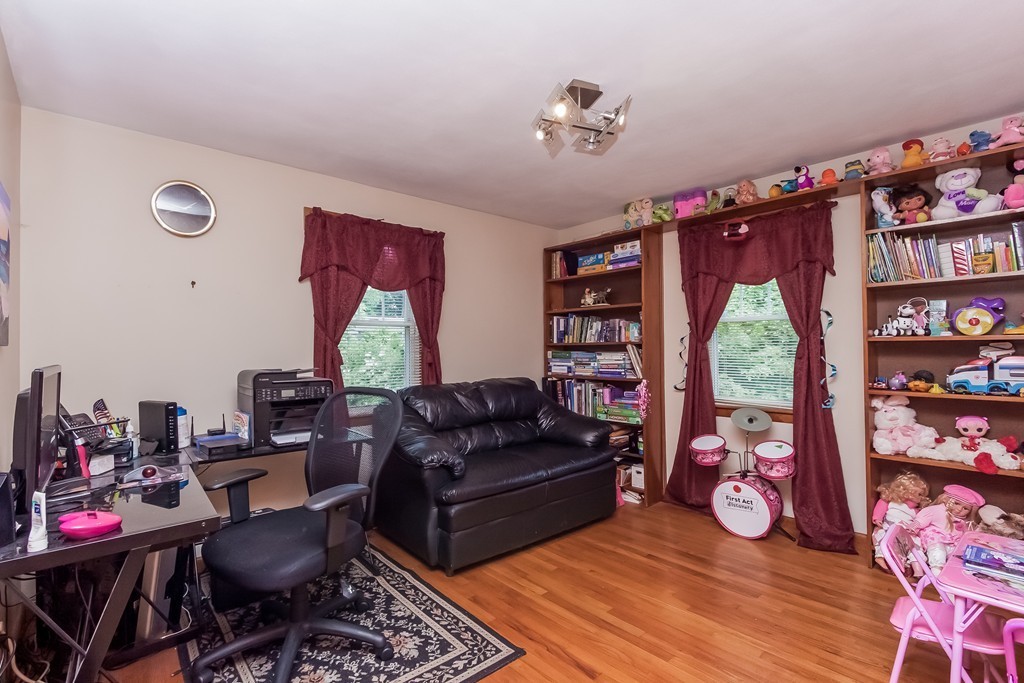 100 Flint Street Springfield, MA 01129 - Photo 12 of 24