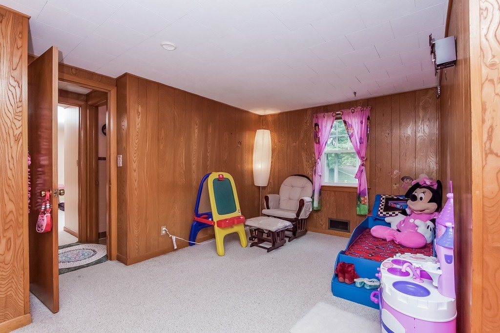 100 Flint Street Springfield, MA 01129 - Photo 17 of 24