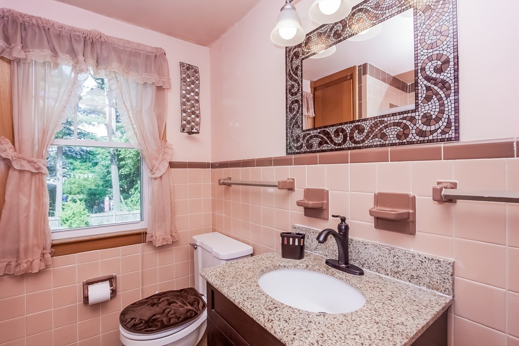 100 Flint Street Springfield, MA 01129 - Photo 18 of 24