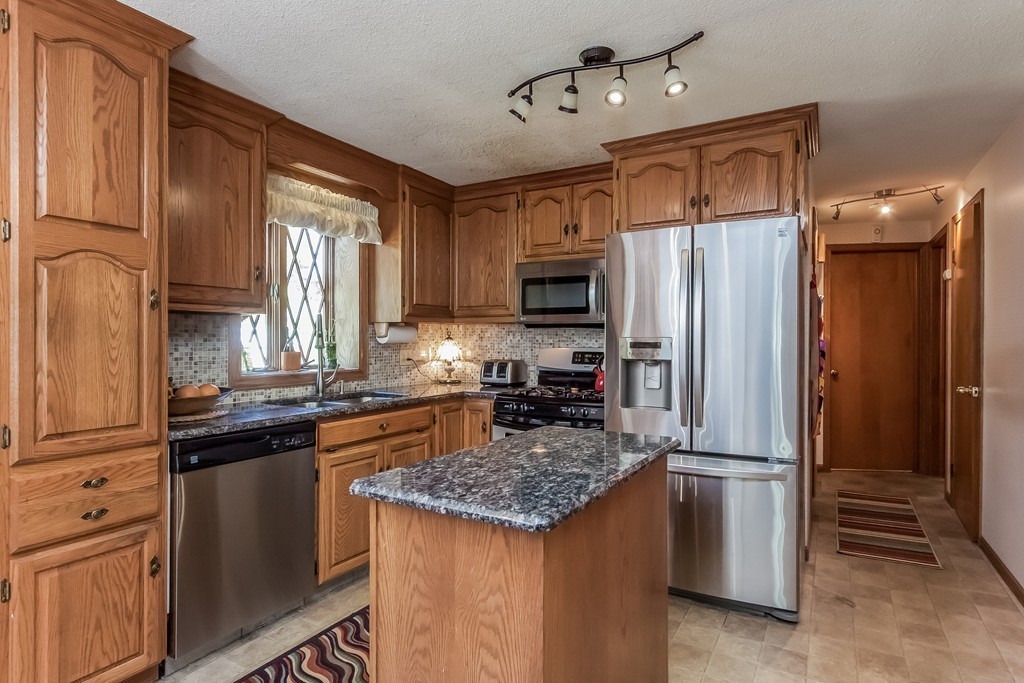 100 Flint Street Springfield, MA 01129 - Photo 6 of 24