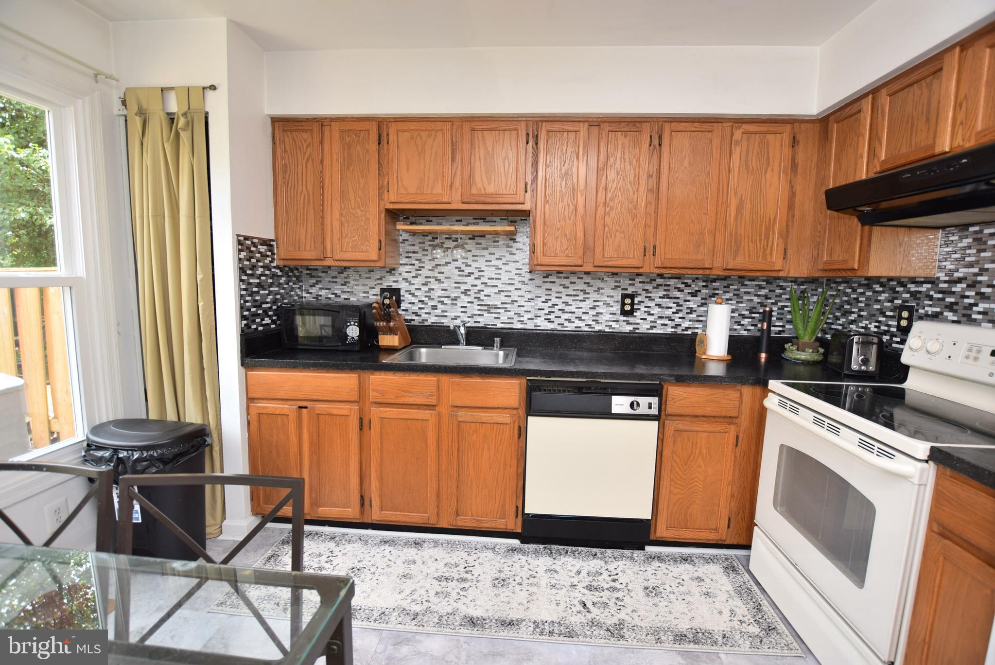 7374 Rokeby Drive Manassas, VA 20109 - Photo 6 of 18 Kitchen
