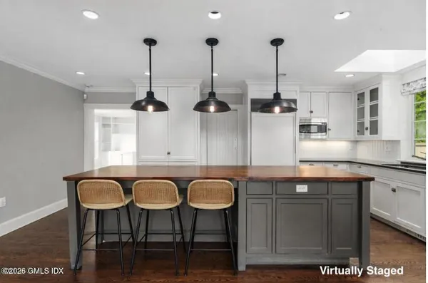 $4,375,000 | 118 Shore Road, Old Greenwich, CT 06870