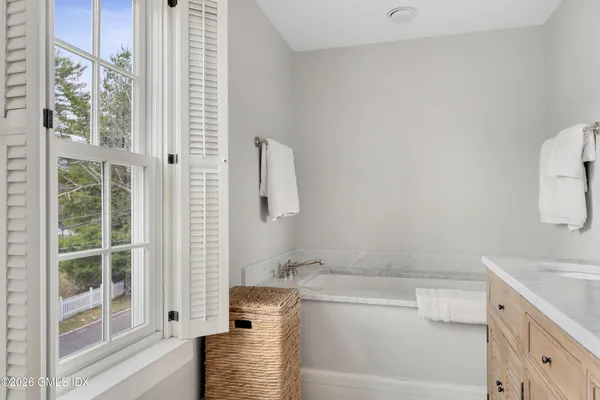 $4,375,000 | 118 Shore Road, Old Greenwich, CT 06870