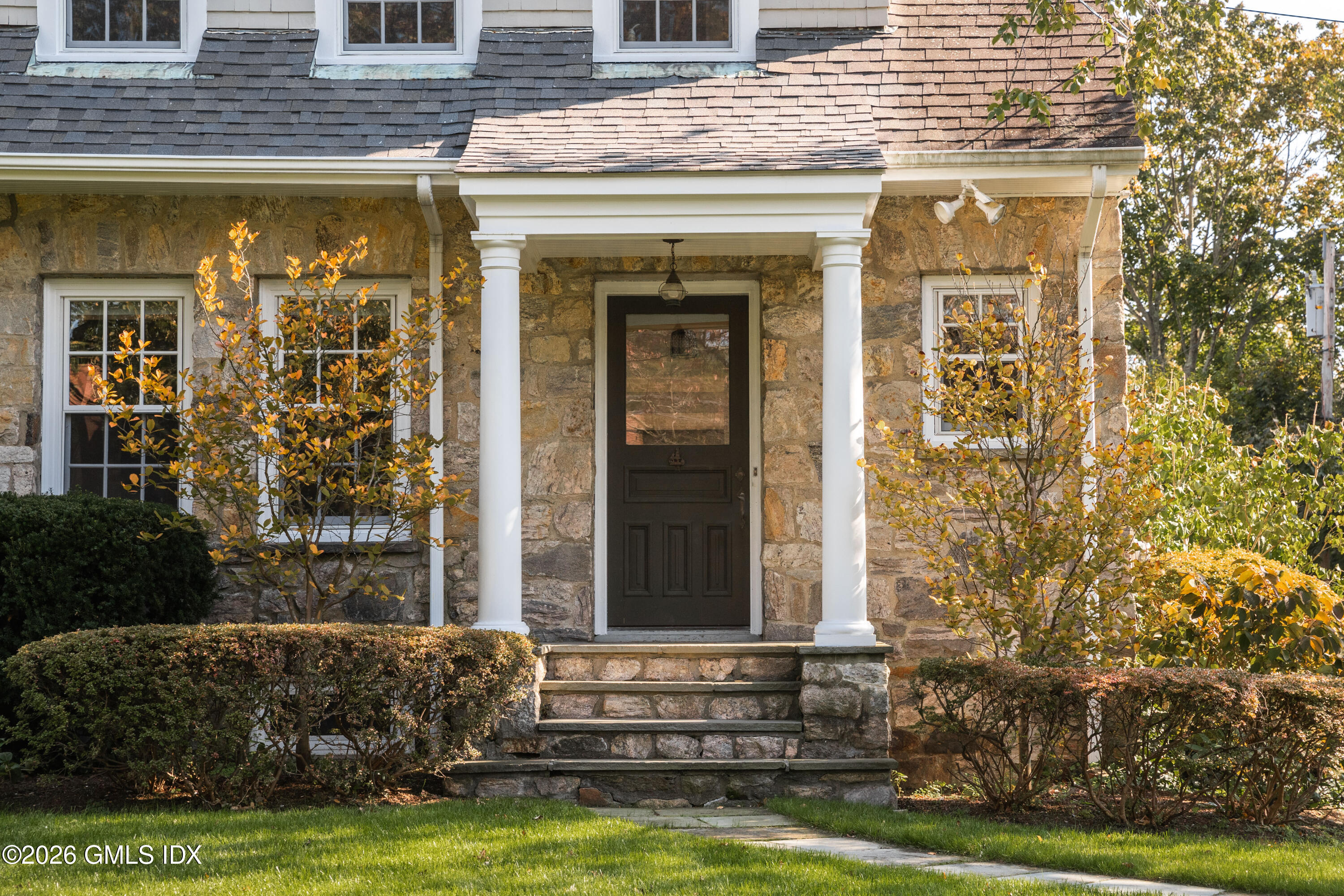 118 Shore Road Old Greenwich, CT 06870 - Photo 2 of 14 Shore-18 (1)