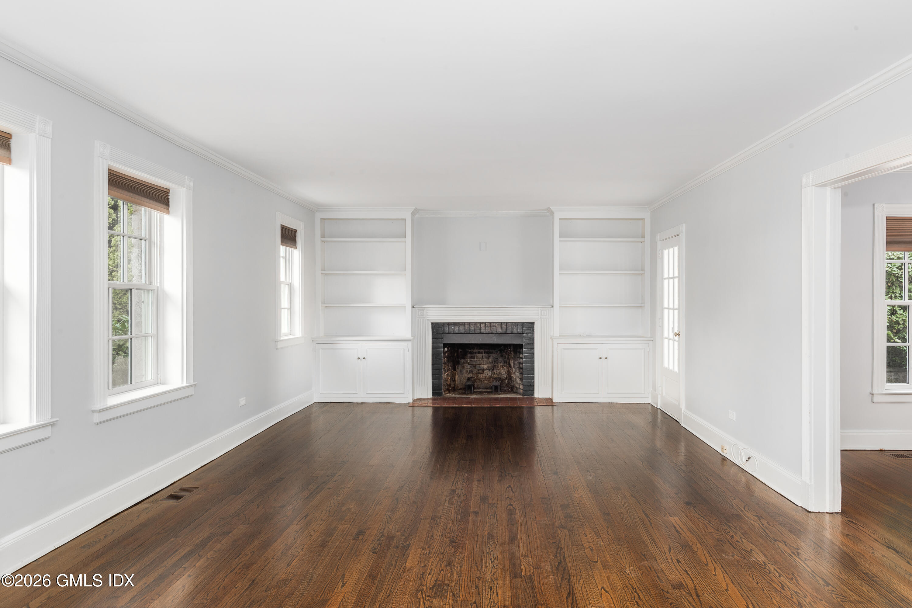 118 Shore Road Old Greenwich, CT 06870 - Photo 10 of 14 Oversized Living Room