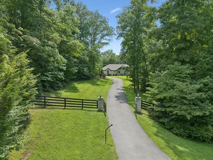 $935,000 | 7903 Daugherty-Capley Road, Primm Springs, TN 38476
