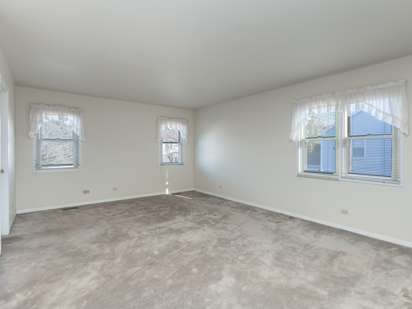 1415 Stonegate Road Algonquin, IL 60102 - Photo 21 of 49 a view of empty room with window