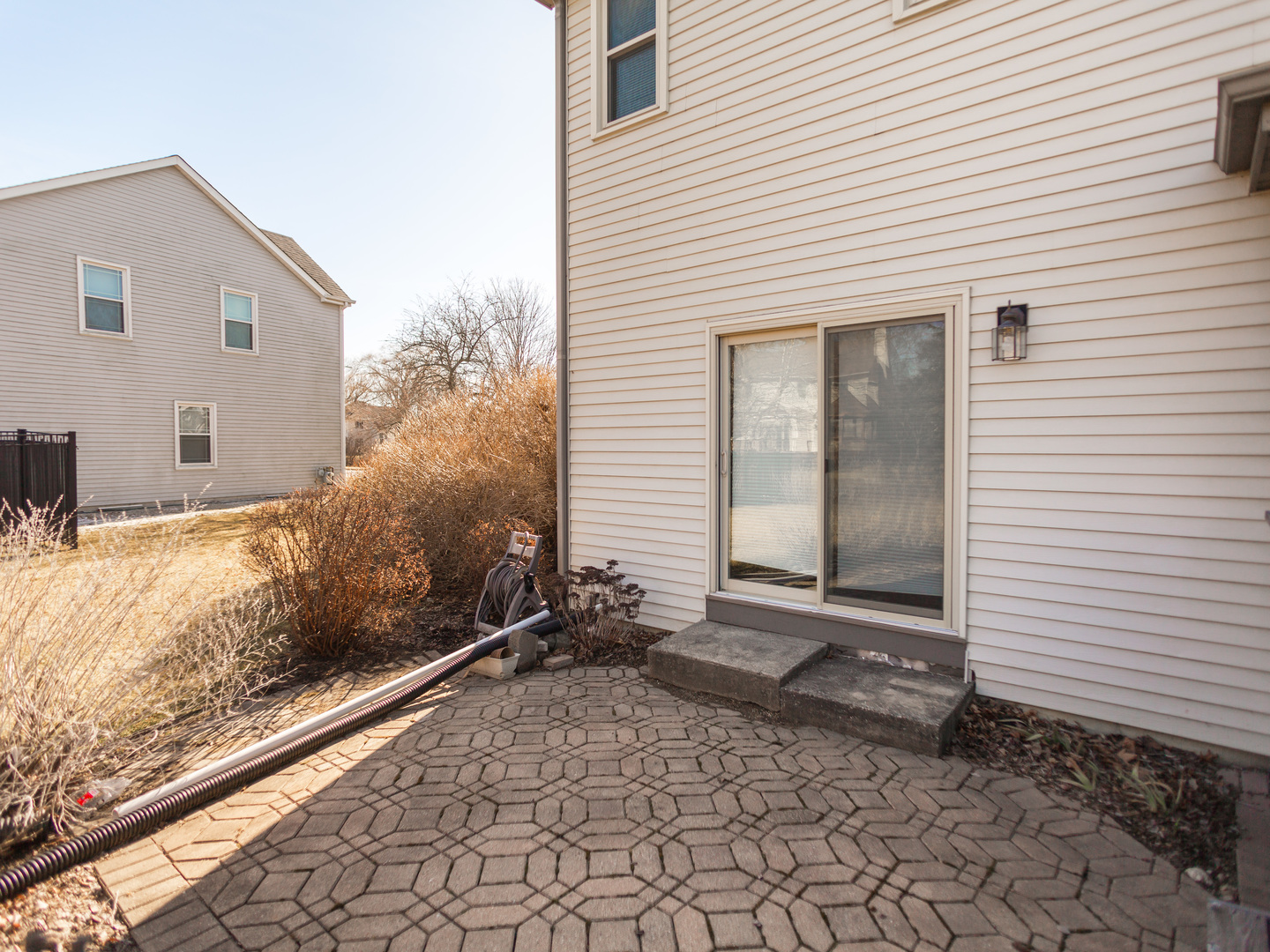 1415 Stonegate Road Algonquin, IL 60102 - Photo 43 of 49 a backyard of a house