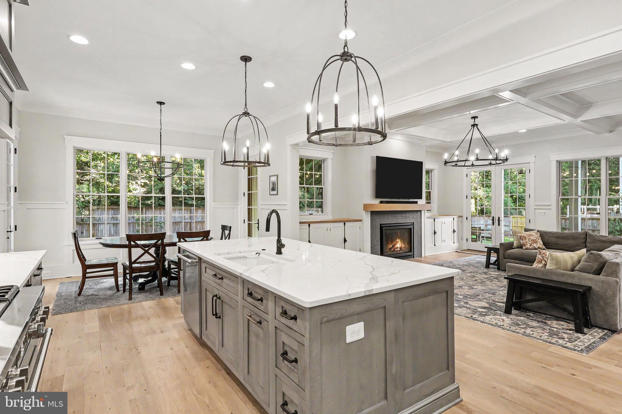 2516 Rambling Road Vienna, VA 22181 - Photo 5 of 30