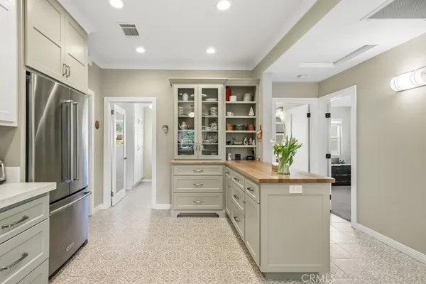 $670,000 | 520 Linda Place, Redlands, CA 92373