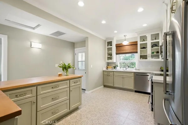 $670,000 | 520 Linda Place, Redlands, CA 92373