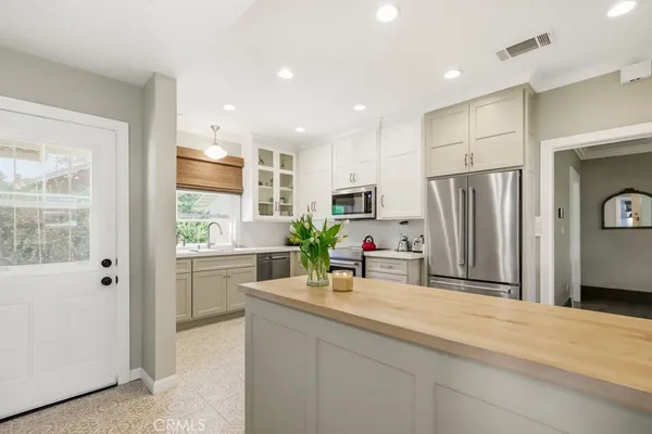 $670,000 | 520 Linda Place, Redlands, CA 92373