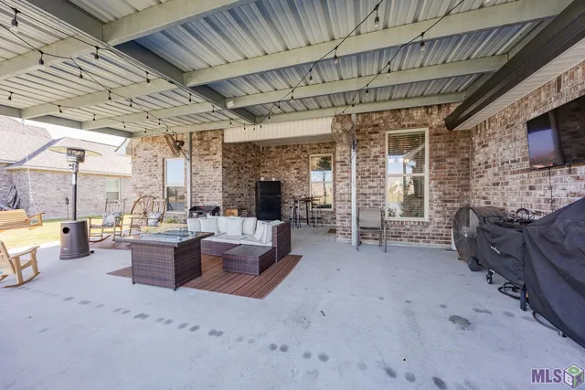 $330,000 | 4822 Longwood Drive, Addis, LA 70710