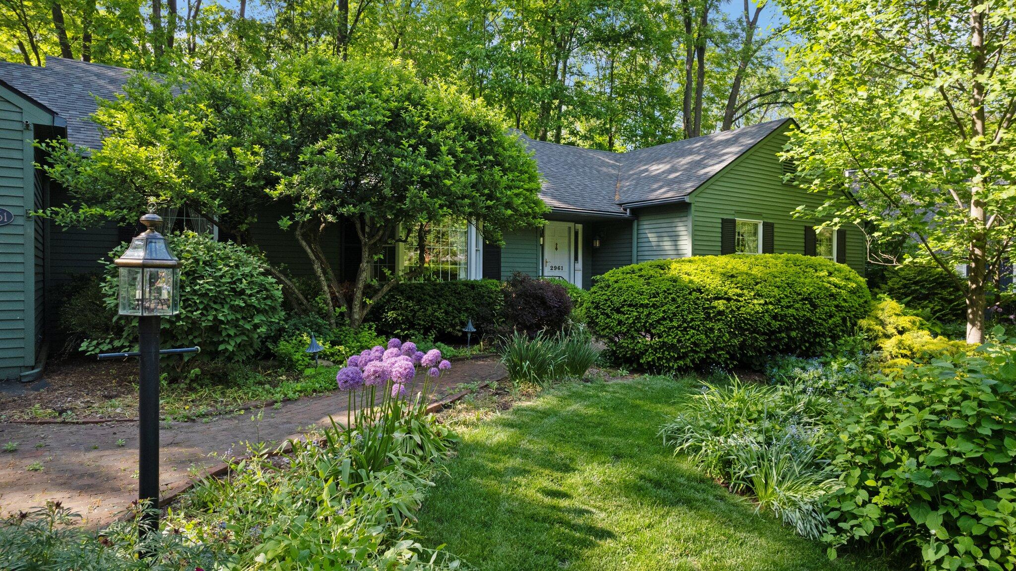 2961 Devonshire Road Ann Arbor, MI 48104 - Photo 4 of 81 4-web-or-mls-DJI_0383